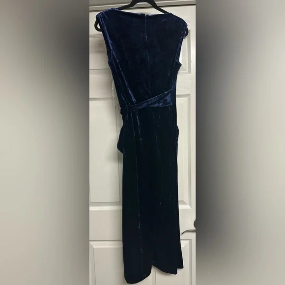 Tahari ASL Women’s Side Tie Jumpsuit  
Size: 8 
Color: Navy - Picture 3 of 9